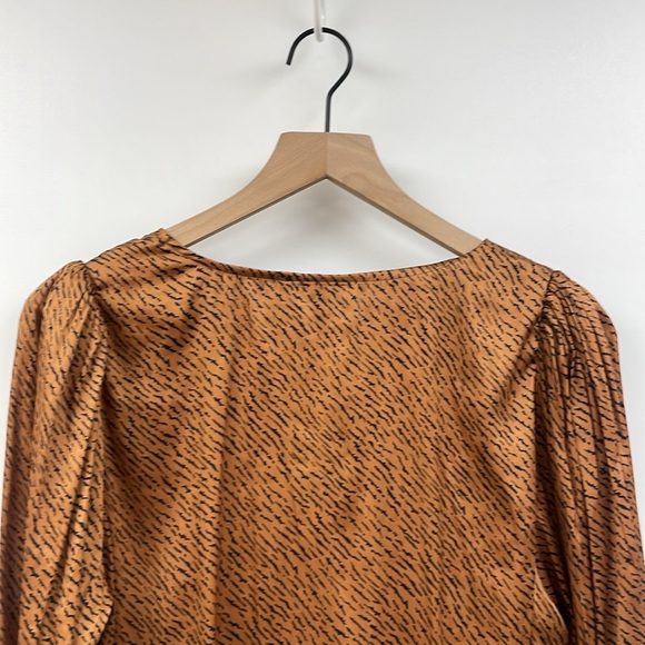 Banana Republic Soft Satin Puff Sleeve Animal Print Blouse Boho Brown Large - Picture 6 of 9